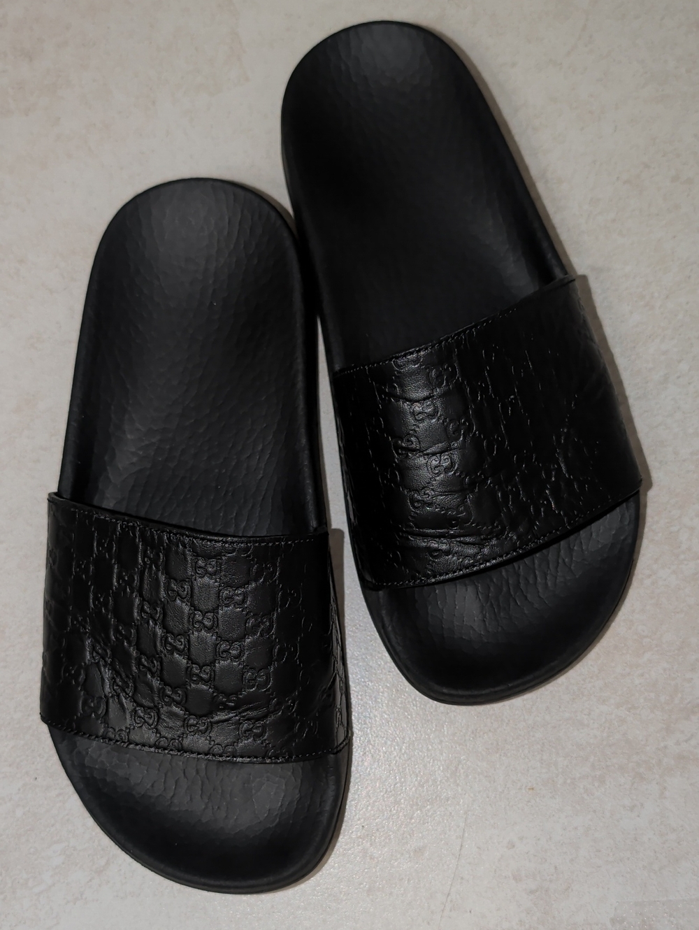 Gucci Flip Flops - Authentic Size 5 US